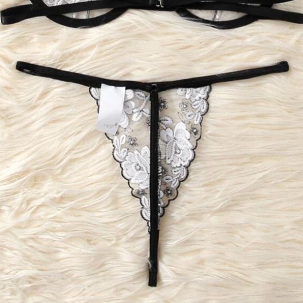 New Black & White Small Floral Embroidered Bra & Thong Lingerie Set - Picture 7 of 7